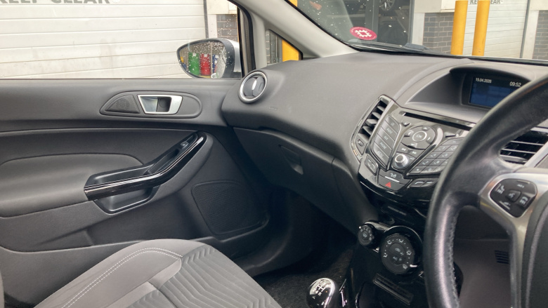 Ford Fiesta 1.25 82 Zetec 5dr Petrol Hatchback